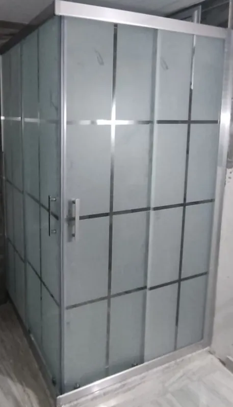 13 numaralı desen: buzlu cam üzerine ince çizgilerle kareli bölme